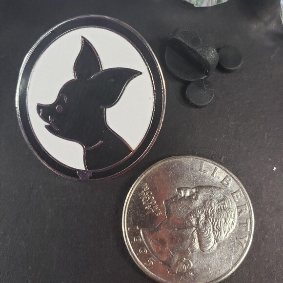 Disney Piglet Trading Pin Hidden Mickey Winnie Pooh Silhouette Brooch Lapel Pin - Picture 2 of 5